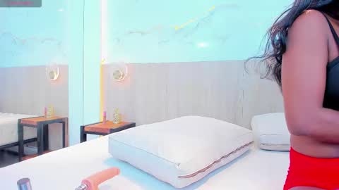 emily online show from November 2025 07:34:02 PM