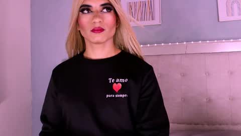 Snapshot of emily_castillo1_ chatting on September 2025 05:23:01 AM emily_castillo1_ online show from September 2025 05:23:01 AM