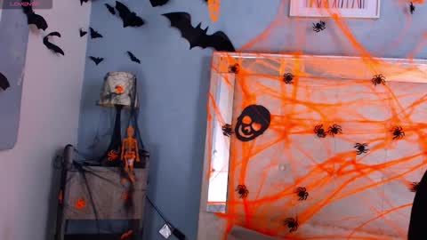 Snapshot of emily_castillo1_ chatting on October 2025 04:07:02 AM emily_castillo1_ online show from October 2025 04:07:02 AM