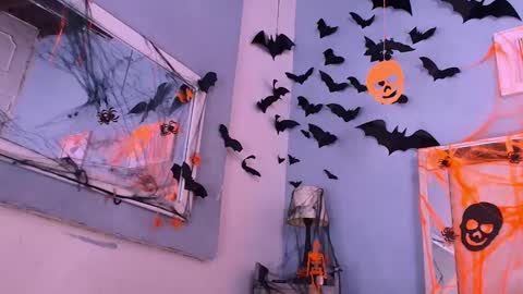 Snapshot of emily_castillo1_ chatting on October 2025 04:27:01 AM emily_castillo1_ online show from October 2025 04:27:01 AM