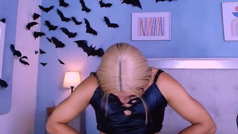 Snapshot of emily_castillo1_ chatting on November 2025 06:02:02 AM emily_castillo1_ online show from November 2025 06:02:02 AM