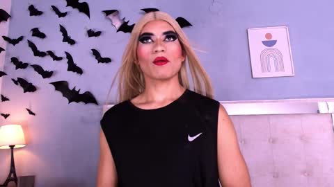 Snapshot of emily_castillo1_ chatting on November 2025 04:24:01 AM emily_castillo1_ online show from November 2025 04:24:01 AM