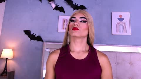 Snapshot of emily_castillo1_ chatting on November 2025 04:37:01 AM emily_castillo1_ online show from November 2025 04:37:01 AM