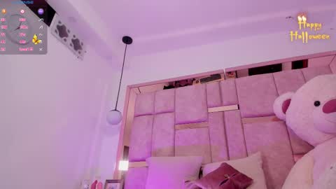  M I A   online430pm- 930pm online show from October 2025 11:13:01 PM