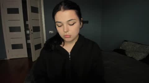 Snapshot of emily_ferra chatting on June 2026 04:58:02 AM emily_ferra online show from June 2026 04:58:02 AM