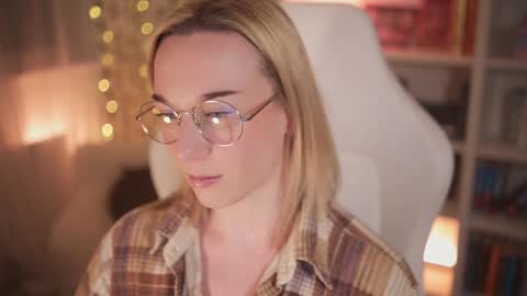 Em -  online show from January 2025 12:06:01 AM