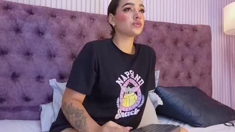 Snapshot of emily_foxyy chatting on September 2025 08:46:02 AM Emily online show from September 2025 08:46:02 AM