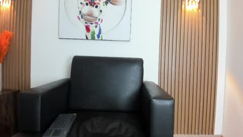 Snapshot of emily_frostt chatting on April 2026 11:29:01 AM emily_frostt online show from April 2026 11:29:01 AM