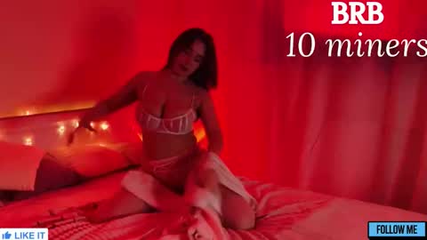 Snapshot of emily_gin chatting on October 2025 02:09:01 AM EMILY online show from October 2025 02:09:01 AM