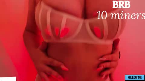 Snapshot of emily_gin chatting on November 2025 02:22:01 AM EMILY online show from November 2025 02:22:01 AM