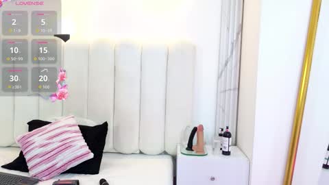 Snapshot of emily_hilton1 chatting on March 2026 06:52:01 PM emily_hilton1 online show from March 2026 06:52:01 PM