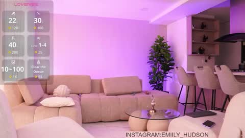 Snapshot of emily_huddson_ chatting on April 2026 07:30:02 PM independet model online show from April 2026 07:30:02 PM