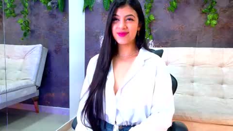 Emily online show from November 2025 11:21:02 AM