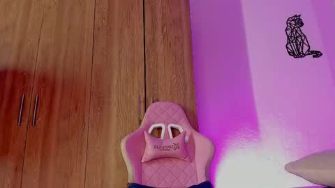 emily lady20  Independient modelIndependiente online show from February 2025 03:23:01 AM