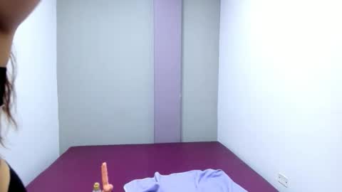 Snapshot of emily_latin_sexy chatting on April 2026 01:27:01 PM emily_latin_sexy online show from April 2026 01:27:01 PM