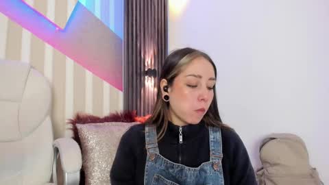 Emily online show from September 2025 02:33:02 PM