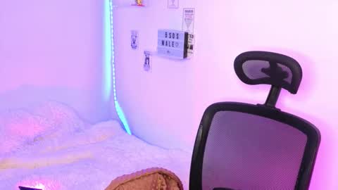 Snapshot of emily_lindey_ chatting on February 2026 08:21:01 AM Emily Lindey online show from February 2026 08:21:01 AM