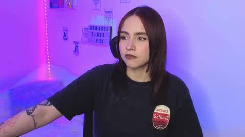 Snapshot of emily_lindey_ chatting on February 2026 01:04:01 AM Emily Lindey online show from February 2026 01:04:01 AM