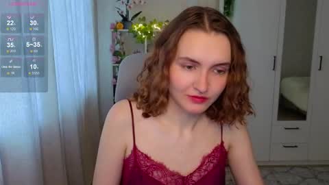 Snapshot of emily_lune chatting on May 2026 02:17:02 AM Emily online show from May 2026 02:17:02 AM