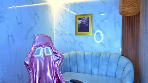 Emily  online show from November 2025 08:25:02 PM