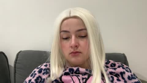 emily_morning_dew online show from November 2025 06:23:02 AM