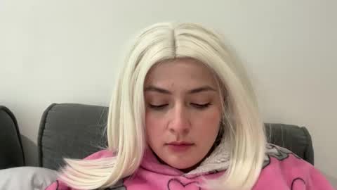 emily_morning_dew online show from January 2026 12:32:02 PM