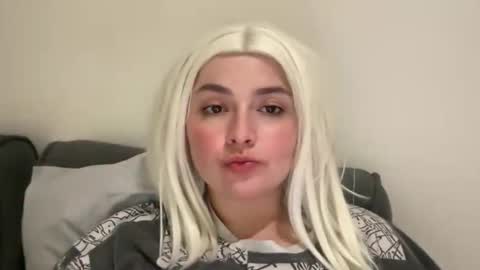 Snapshot of emily_morning_dew chatting on March 2026 05:05:02 PM emily_morning_dew online show from March 2026 05:05:02 PM