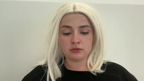 Snapshot of emily_morning_dew chatting on April 2026 03:53:01 PM emily_morning_dew online show from April 2026 03:53:01 PM