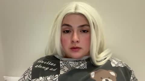 Snapshot of emily_morning_dew chatting on April 2026 06:56:01 PM emily_morning_dew online show from April 2026 06:56:01 PM