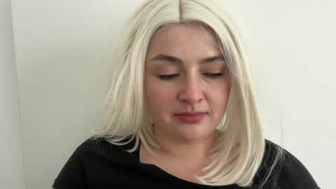 Snapshot of emily_morning_dew chatting on April 2026 10:52:02 AM emily_morning_dew online show from April 2026 10:52:02 AM