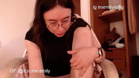 emily_pearl_ online show from February 2026 10:28:02 PM