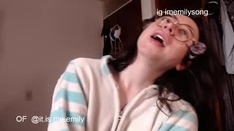 Snapshot of emily_pearl_ chatting on April 2026 12:21:01 PM emily_pearl_ online show from April 2026 12:21:01 PM