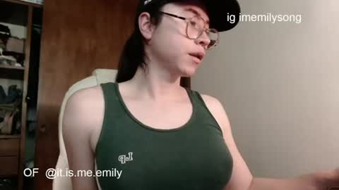 Snapshot of emily_pearl_ chatting on June 2026 09:46:01 PM emily_pearl_ online show from June 2026 09:46:01 PM
