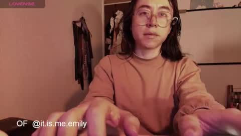 Snapshot of emily_pearl_ chatting on July 2026 02:05:17 AM emily_pearl_ online show from July 2026 02:05:17 AM