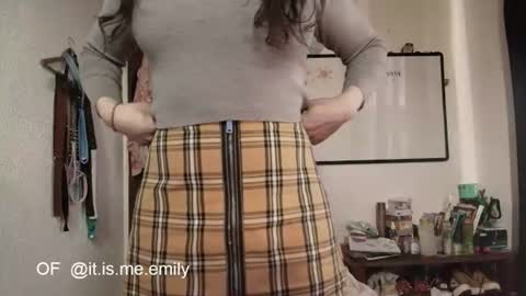 Snapshot of emily_pearl_ chatting on July 2026 04:38:01 PM emily_pearl_ online show from July 2026 04:38:01 PM