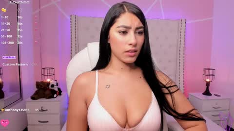 Snapshot of emily_roux chatting on March 2025 04:49:02 AM  EMILY  online show from March 2025 04:49:02 AM