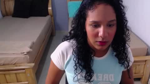 emily_russell_ online show from September 2025 04:57:01 AM