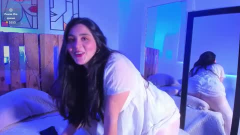 Snapshot of emily_sartre chatting on March 2026 08:26:01 PM Emilly online show from March 2026 08:26:01 PM