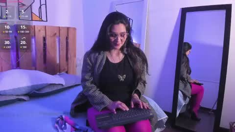 Snapshot of emily_sartre chatting on May 2026 08:26:02 PM Emilly online show from May 2026 08:26:02 PM