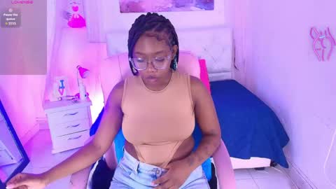Snapshot of emily_smith21 chatting on May 2026 12:32:02 PM emily online show from May 2026 12:32:02 PM