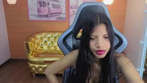 Snapshot of emily_smith_t chatting on July 2026 12:31:01 PM emily_smith_t online show from July 2026 12:31:01 PM