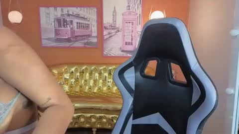 Snapshot of emily_smith_t chatting on July 2026 12:30:02 PM emily_smith_t online show from July 2026 12:30:02 PM