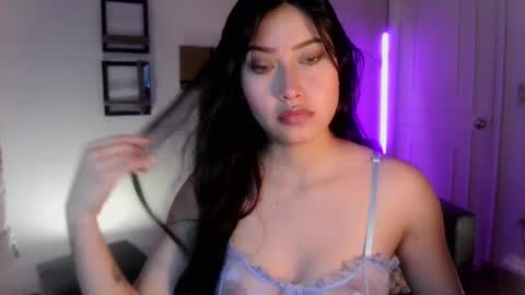 Snapshot of emily_swan_04 chatting on February 2025 02:15:01 AM Emily  Swan online show from February 2025 02:15:01 AM