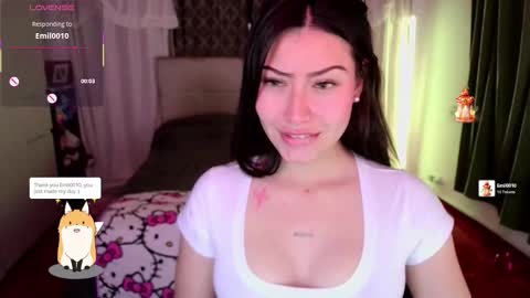 Snapshot of emily_swan_04 chatting on January 2026 01:43:02 AM Emily Swan online show from January 2026 01:43:02 AM