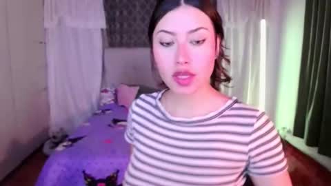 Snapshot of emily_swan_04 chatting on March 2026 01:33:02 AM Emily Swan online show from March 2026 01:33:02 AM