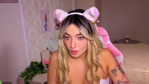 Snapshot of emily_tyler19 chatting on April 2026 09:15:02 AM Emily online show from April 2026 09:15:02 AM