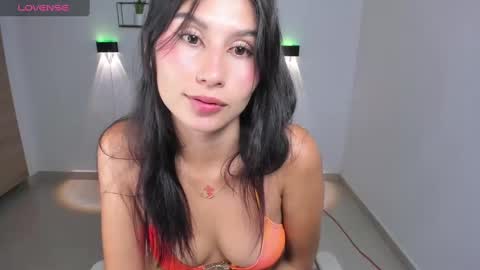 Snapshot of emily_villamil_ chatting on September 2025 08:53:02 PM Emi online show from September 2025 08:53:02 PM