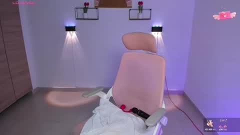 Snapshot of emily_villamil_ chatting on October 2025 08:42:02 PM Emi online show from October 2025 08:42:02 PM