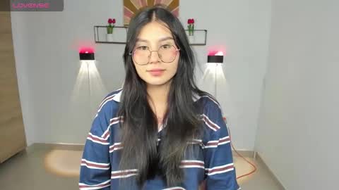 Snapshot of emily_villamil_ chatting on March 2026 09:30:01 PM Emi online show from March 2026 09:30:01 PM