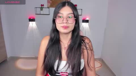 Snapshot of emily_villamil_ chatting on March 2026 08:58:02 PM Emi online show from March 2026 08:58:02 PM